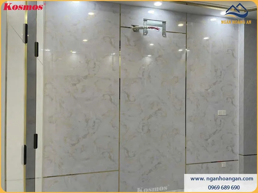 Ốp Tường Than Tre Vân Đá PET Dát Vàng Kosmos TT-842