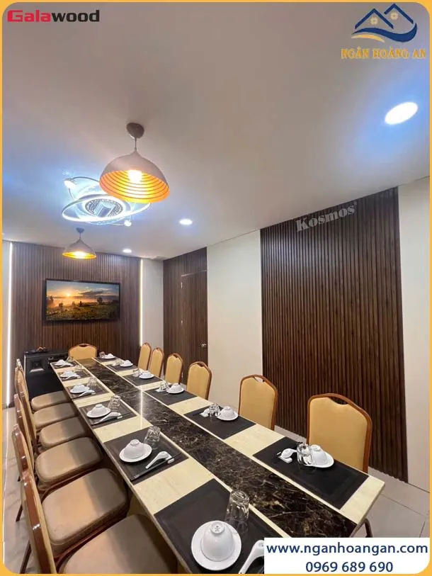 Tấm Ốp Than Tre Lam Sóng Kosmos 6S825 Vân Gỗ Nâu Walnut 