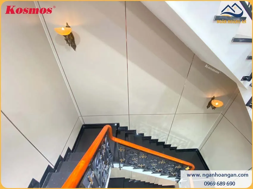Tấm Ốp Than Tre Vân Vải Vàng Ánh Kim Kosmos TT-819CX