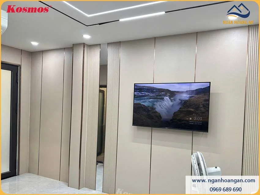 Tấm Ốp Than Tre Vân Vải Vàng Ánh Kim Kosmos TT-819CX