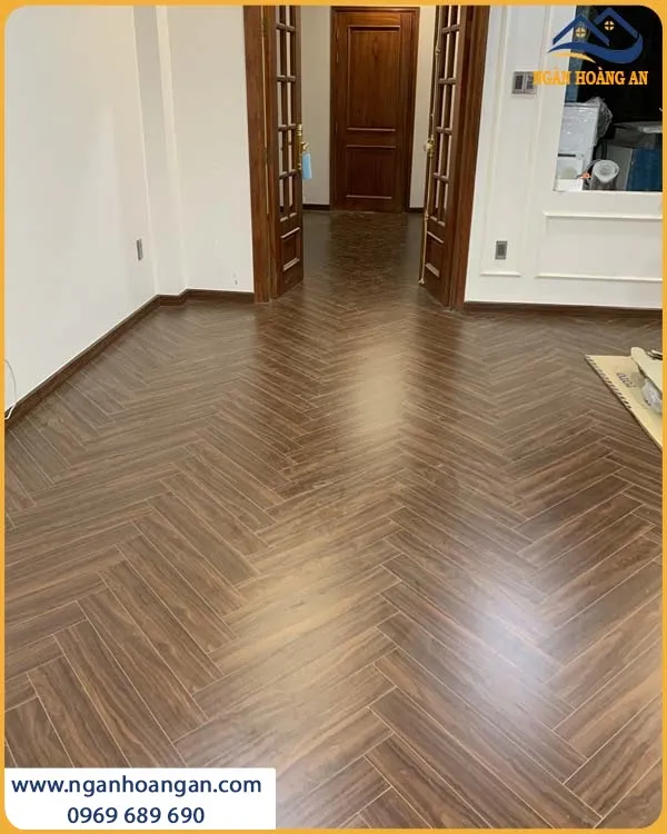 Sàn Gỗ Xương Cá Charmwood C02 12mm