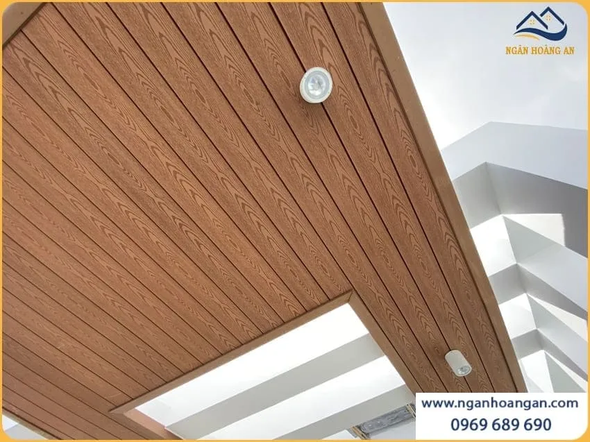 Tấm Ốp Ngoài Trời Vân Gỗ Kosmos OP148X3M Light Wood