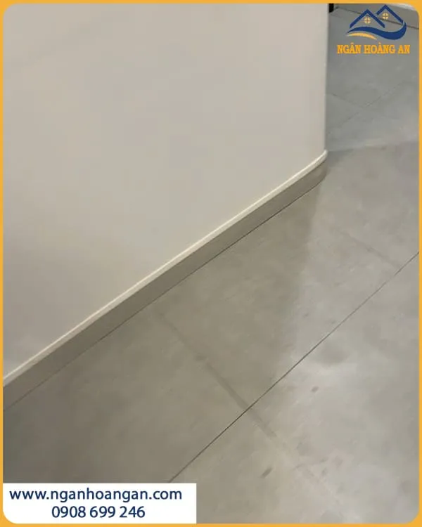 Len Nhựa Chân Tường Màu Trắng Giả Gỗ Morser PS106 Cao 90mm