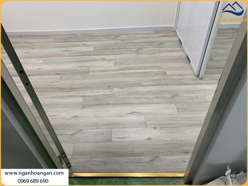 Sàn Gỗ Công Nghiệp Charmwood E862 8mm