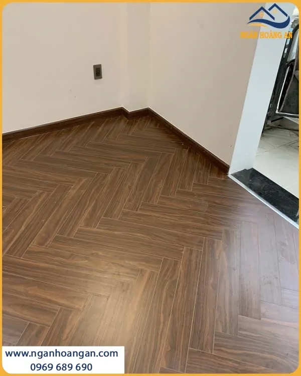 Sàn Gỗ Xương Cá Charmwood C02 12mm