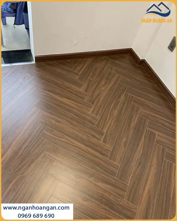 Sàn Gỗ Xương Cá Charmwood C02 12mm
