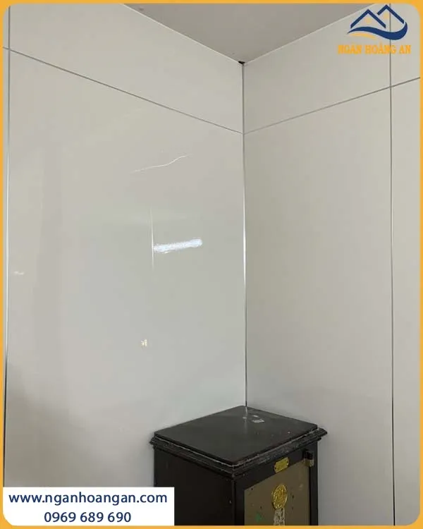 PVC Giả Đá Ốp Tường Kosmos Màu Trắng Trơn PVC2023