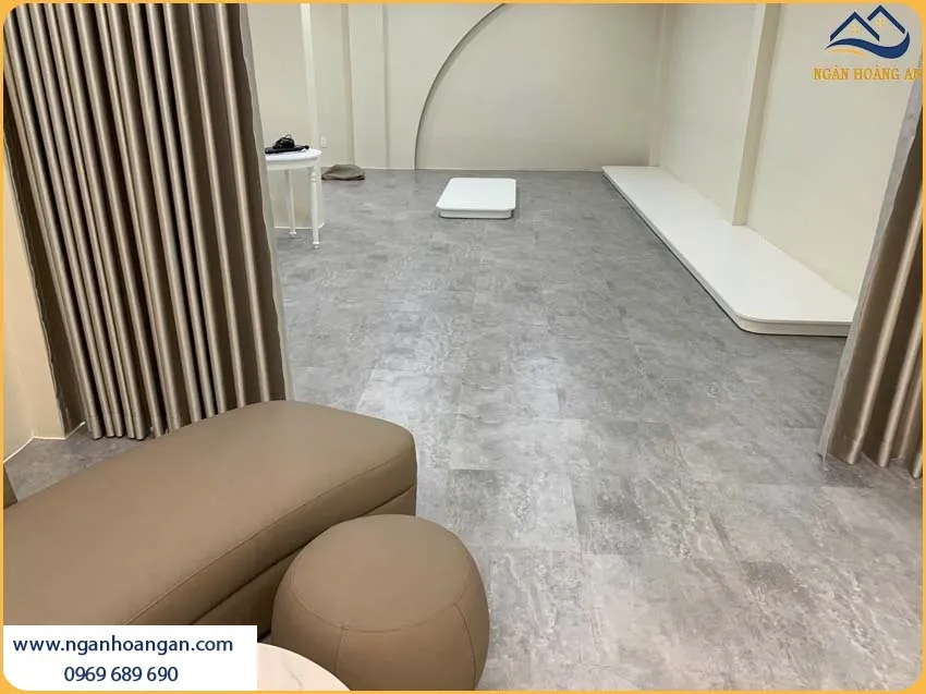 Thi Công Sàn Nhựa Giả Bê Tông THFLoor Tạo Nên Sự Sang Trọng