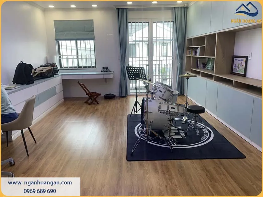 Khách Hàng Hài Lòng Tuyệt Đối Sau Khi Thi Công Sàn Nhựa