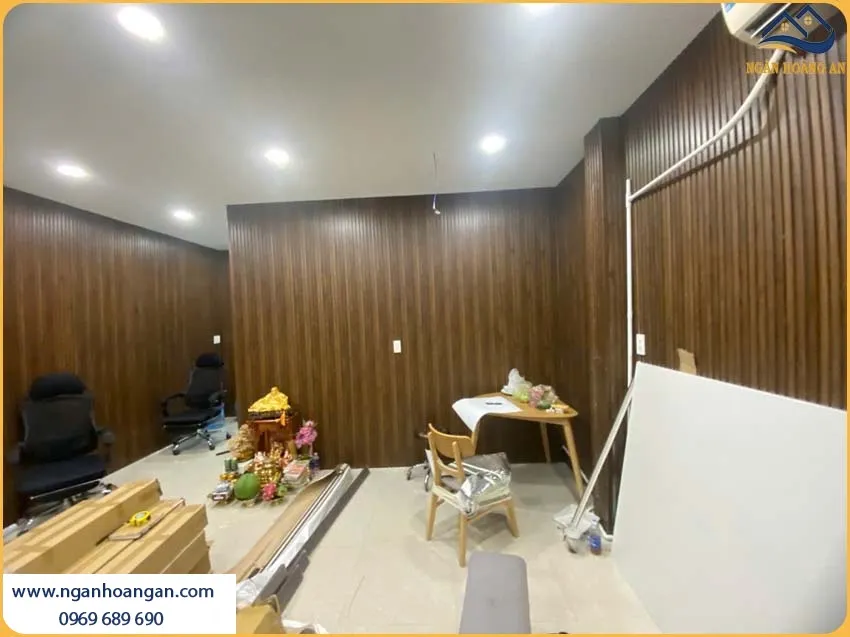 Thi Công Lam Sóng Nhựa Giả Gỗ Galawood Tạo Nên Sự Sang Trọng