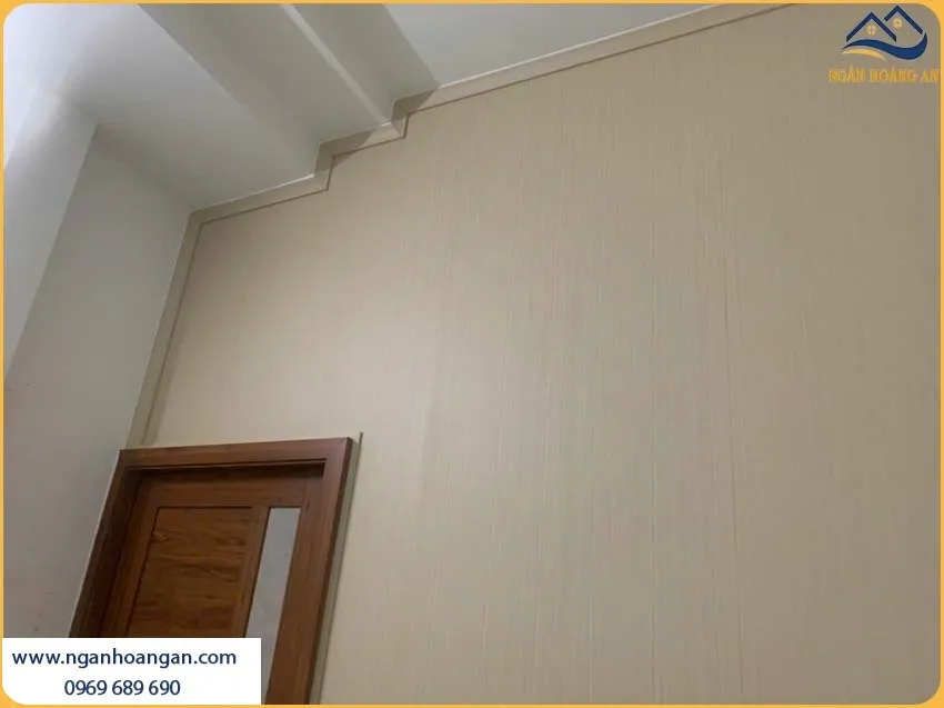 Thi Công Vách Ngăn Nhựa Giả Gỗ Galawood Tạo Nên Sự Sang Trọng