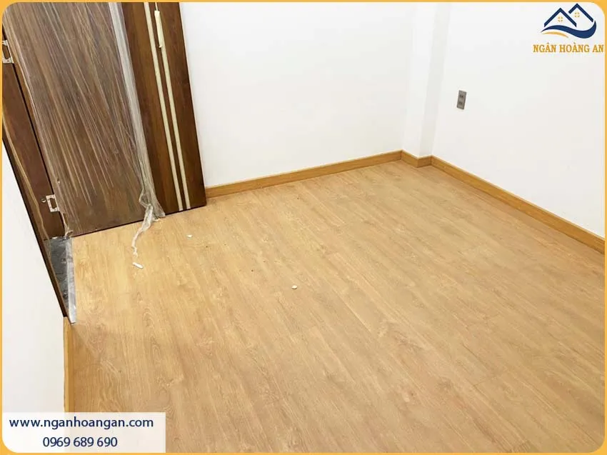 Căn Hộ Thi Công Bằng Len Nhựa Giả Gỗ Bền Bỉ, Không Bị Phai Màu