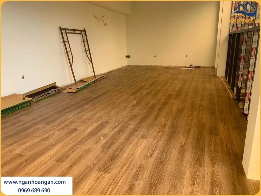 Không Gian Nội Thất Sang Trọng Khi Lắp Đặt Sàn Nhựa Hèm Khóa MAT Z720