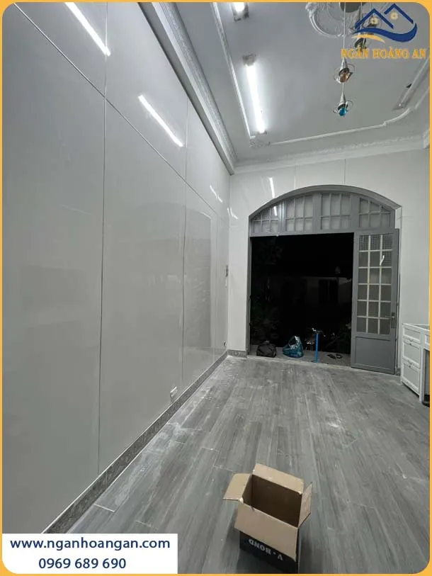 Không Gian Nội Thất Sang Trọng Khi Lắp Đặt Ốp Tường PVC Màu Trắng Trơn