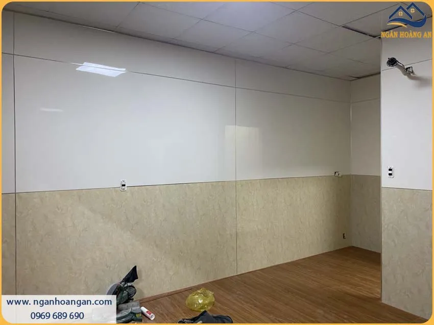 Ốp Tường Lamri Bằng Tấm Nhựa PVC Giả Vân Đá Cho Phòng Ngủ