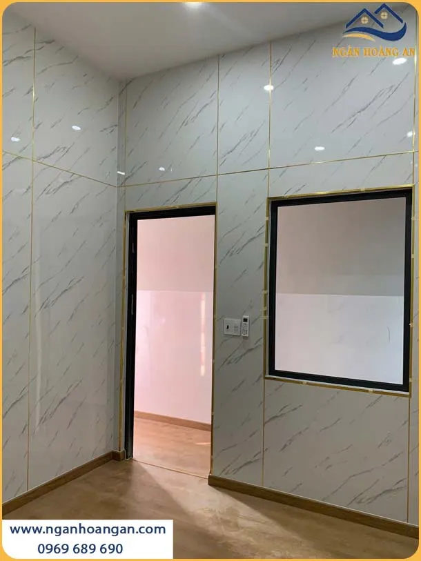 Ốp Tường Bằng Tấm Nhựa PVC Giả Đá Cho Phòng Ngủ
