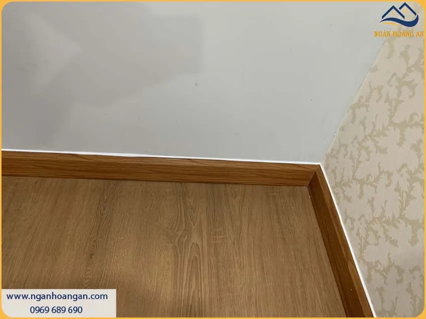 Ngân Hoàng An Là Đại Lý Thi Công Len Chân Tường Nhựa Uy Tín TPHCM