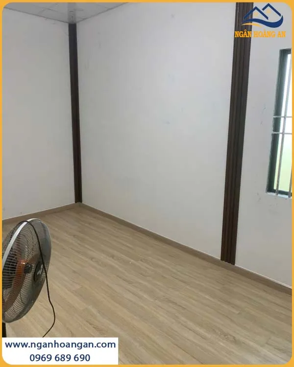 Thi Công Sàn Gỗ Kosmos Cốt Xanh  Thêm Đẳng Cấp