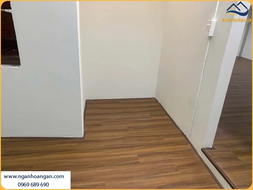Nhà Ở Thi Công Bằng Sàn Hèm Khóa THFLoor Bền Bỉ, Không Bị Phai Màu