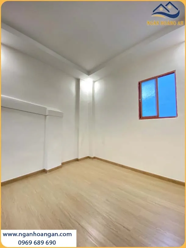 Thi Công Lót Sàn Nhựa Dán Keo MsFloor 22004 Thêm Sự Ấm Áp