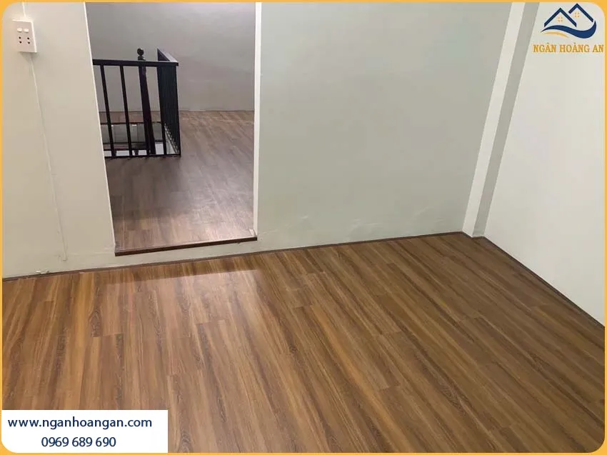 Khách Hàng Tại Quận 8 Rất Tin Dùng Sàn Nhựa Hèm Khóa Giả Gỗ THFLoor