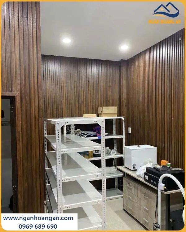 Khách Hàng Tại Quận 4 Ưa Chuộng Lam Sóng Nhựa Giả Gỗ Cho Nhà Ở