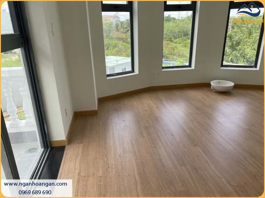 Lắp Đặt Len Chân Tường Vừa Tiết Kiệm Chi Phí Vừa Có Độ Bền Cao Lắp Đặt Len Chân Tường Vừa Tiết Kiệm Chi Phí Vừa Có Độ Bền Cao