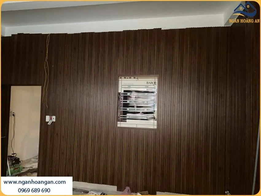 Khách Hàng Hài Lòng Tuyệt Đối Sau Khi Thi Công Lam Sóng Giả Gỗ
