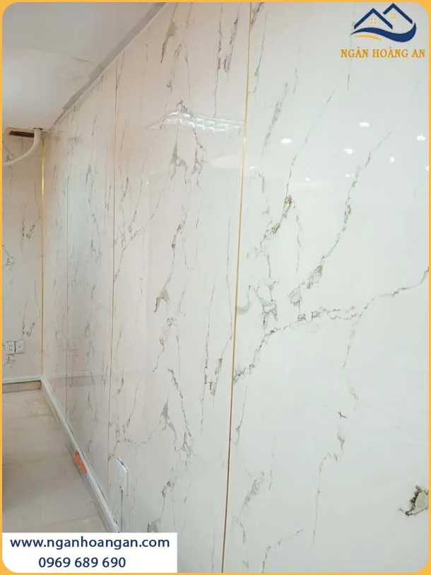 Không Gian Nội Thất Sang Trọng Khi Lắp Đặt Ốp Tường PVC Giả Đá