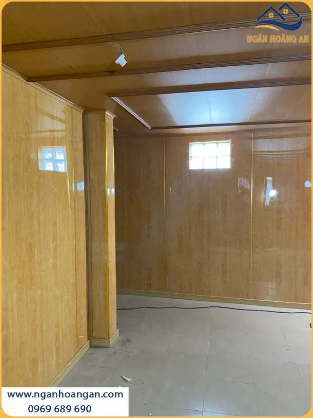 Thi Công Ốp Tường Tấm Nhựa PVC Giả Gỗ Cho Phòng Ngủ