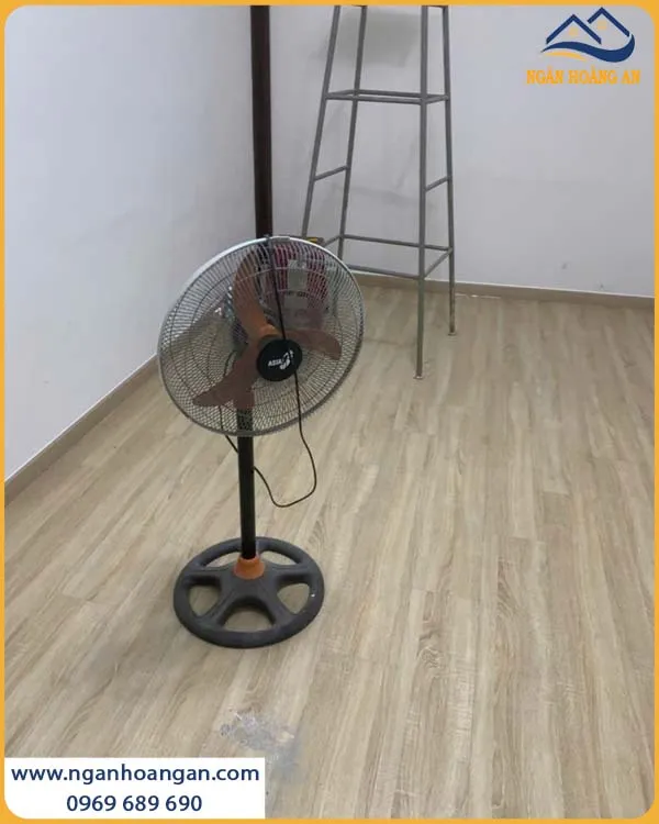 Sàn Gỗ Công Nghiệp Kosmos Có Khả Năng Chống Trơn Trượt, Chống Ẩm Móc