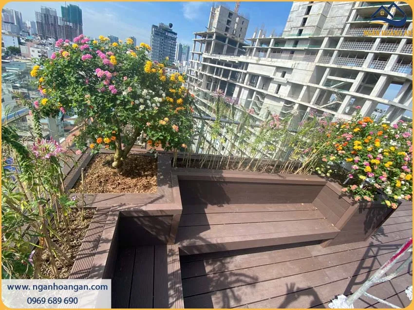 Sàn Gỗ Nhựa Ngoài Trời Vân Gỗ Tự Nhiên Sang Trọng Cho Khu Vườn