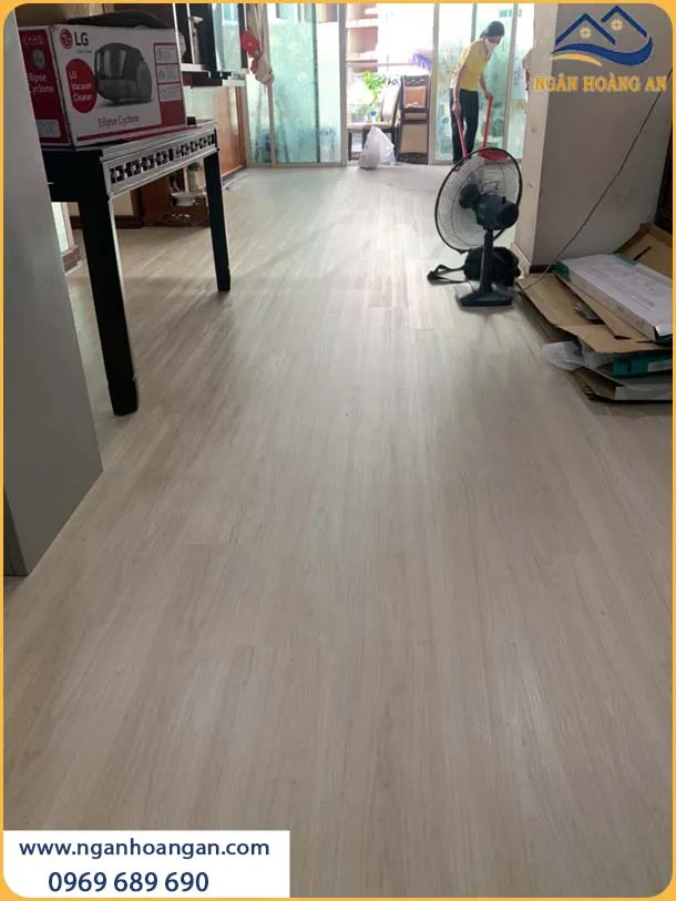 Phòng Khách Nhà Ở Lót Sàn Nhựa Giả Gỗ Phòng Khách Nhà Ở Lót Sàn Nhựa Giả Gỗ