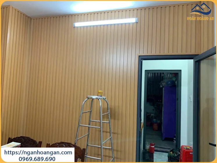Địa Chỉ Cung Cấp Lam Sóng Nhựa Giả Gỗ Tại Quận 11 TPHCM