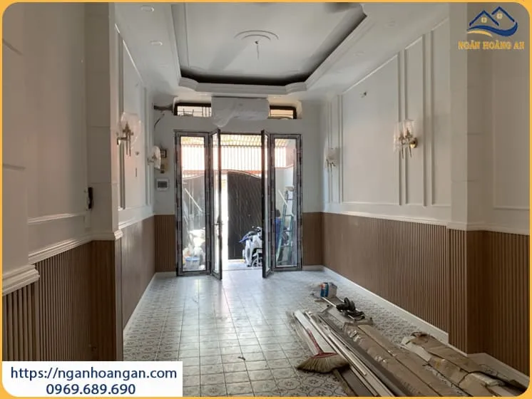 Địa Chỉ Thi Công Ốp Tường Lam Sóng Giả Gỗ Tại Quận 8 TPHCM