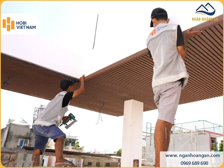 Đội Ngũ Thi Công Ôp Trần Ngoài Trời Chuyên Nghiệp Giá Tốt