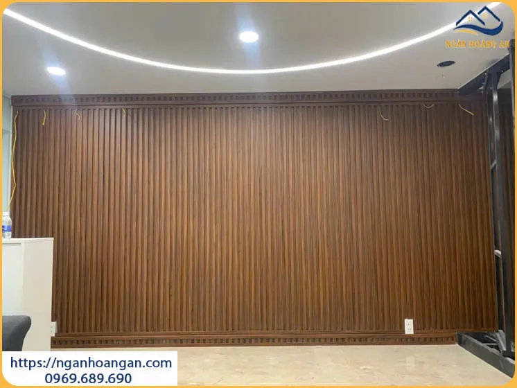 Giá Thi Công Ốp Tường Lam Sóng Giả Gỗ Tại Quận 9 TPHCM