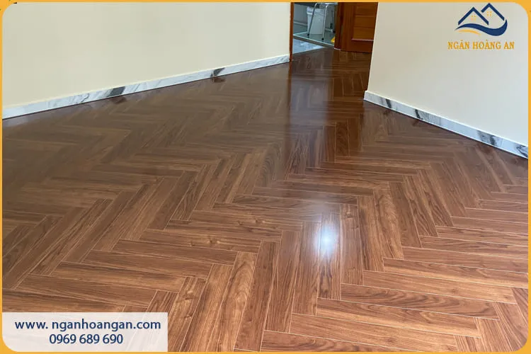 Lắp Đặt Sàn Gỗ Hèm Khóa Chống Trơn Trượt Cho Nhà Ở