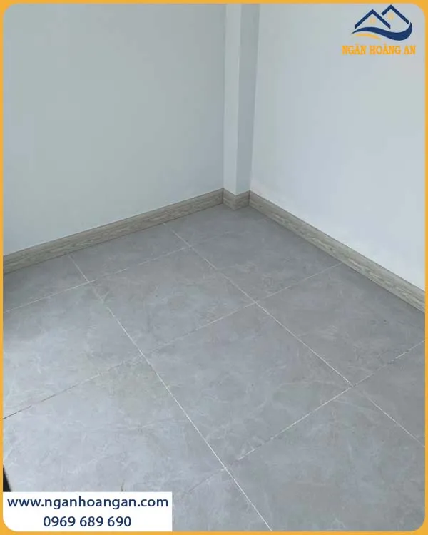 Thi Công Len Chân Tường Nhựa Giả Gỗ Tạo Nên Sự Sang Trọng Thi Công Len Chân Tường Nhựa Giả Gỗ Tạo Nên Sự Sang Trọng