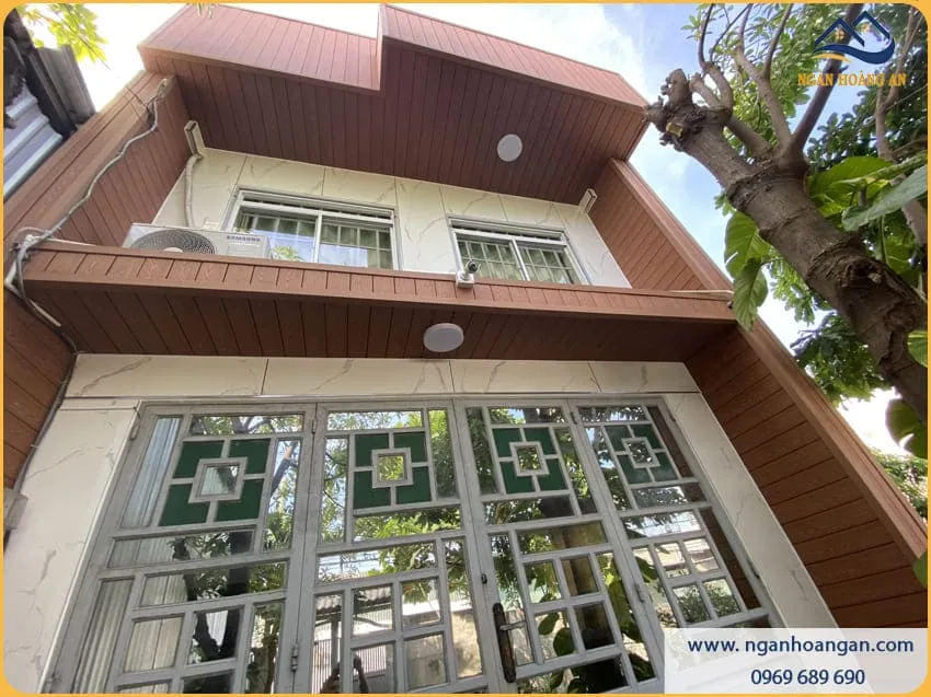 Ốp Mặt Tiền Nhà Bằng Tấm Ốp Gỗ Nhựa Ngoài Trời
