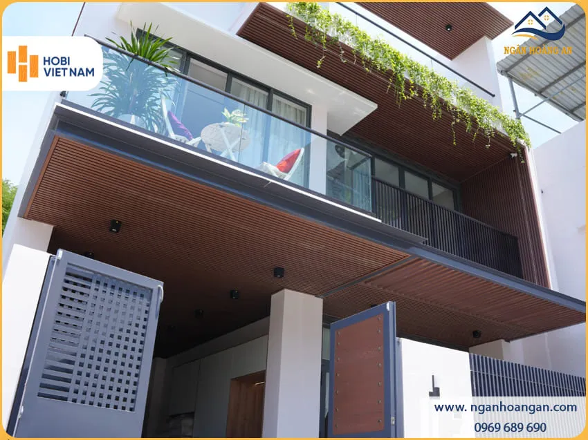 Ốp Trần Hiên Nhà Bằng Tấm Ốp Gỗ Nhựa Ngoài Trời Ốp Trần Hiên Nhà Bằng Tấm Ốp Gỗ Nhựa Ngoài Trời