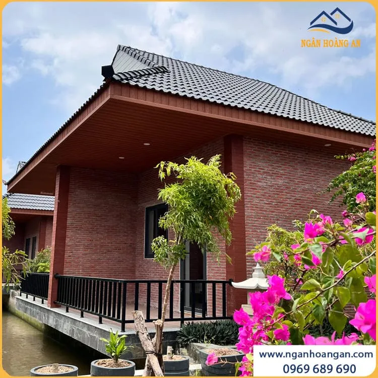 Ốp Trần Ngoài Trời Sang Trọng Bằng Tấm Ốp Gỗ Nhựa 