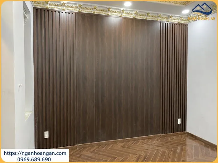 Ốp Tường Lam Sóng Nano Giả Gỗ Cho Nhà Ở Tại Thủ Đức TPHCM