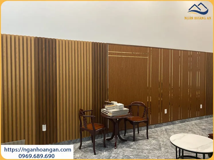 Ốp Tường Lam Sóng Nano Nhựa Giả Gỗ Cho Phòng Họp Tại Quận 8 TPHCM