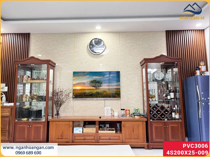 Ốp Tường Lam Sóng Nhựa Giả Gỗ Cho Phòng Khách