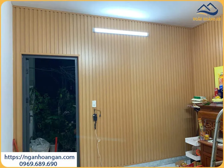 Ốp Tường Lam Sóng Nano Nhựa Giả Gỗ Cho Phòng Thờ Tại Quận 9 TPHCM