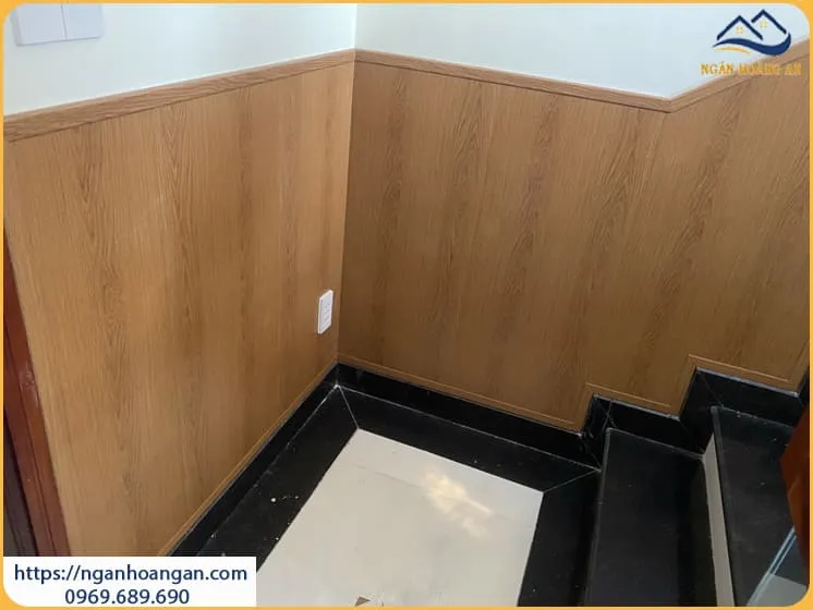 Ốp Tường Lamri Lối Đi Cầu Thang Nano Nhựa Giả Gỗ Tại Bình Thạnh TPHCM