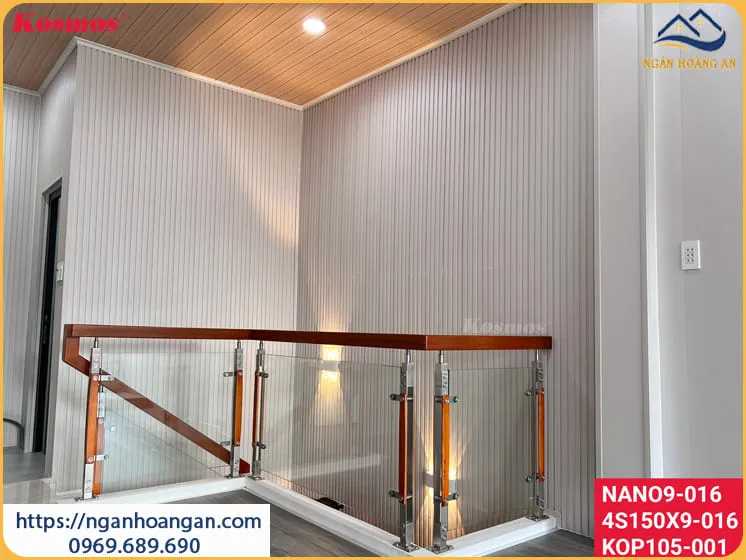 Ốp Tường Nhà Ở Bằng Tấm Nhựa Lam Sóng Màu Trắng Tại Tân Phú TPHCM