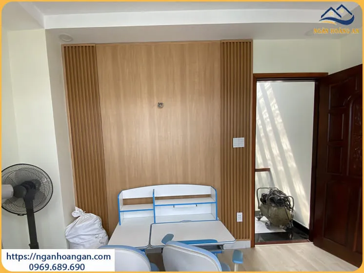 Ốp Tường Trang Trí Lam Sóng Nano Giả Gỗ Tại Quận 5 TPHCM