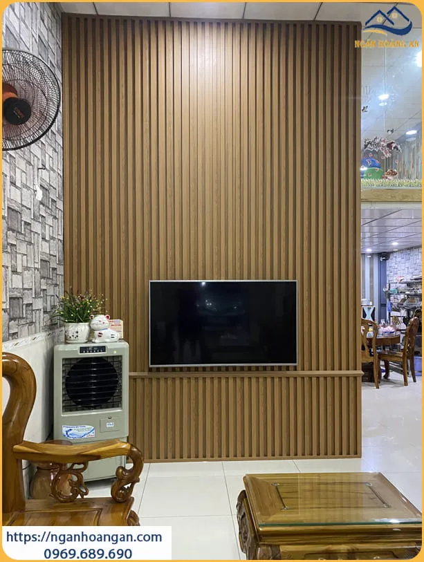 Ốp Vách Tường Lam Sóng Nhựa Giả Gỗ Tại Quận 6 TPHCM